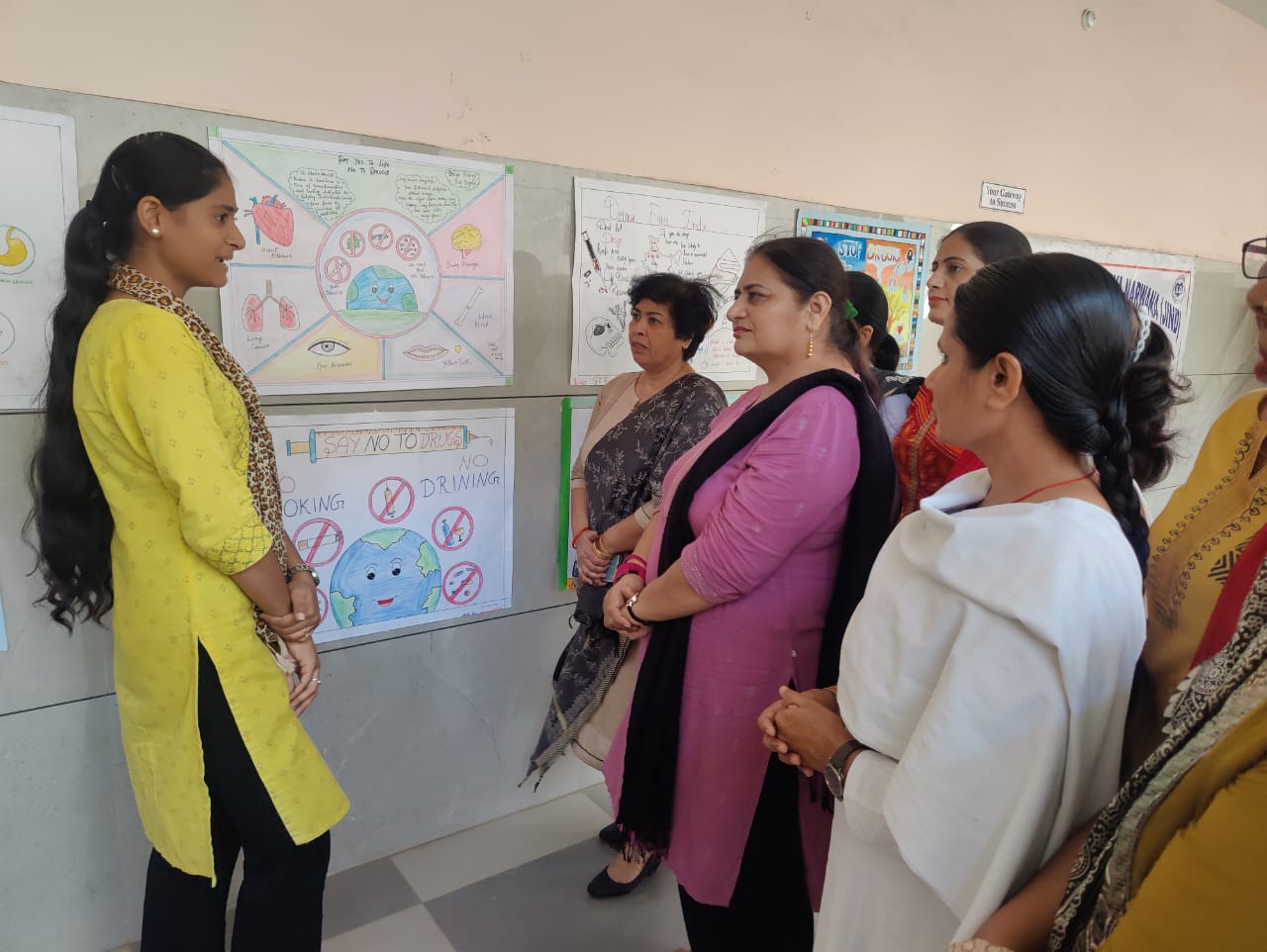 नशा मुक्ति भारत अभियान  *पोस्टर मेकिंग प्रतियोगिता* 12.09.2025 Red cross/red ribbon